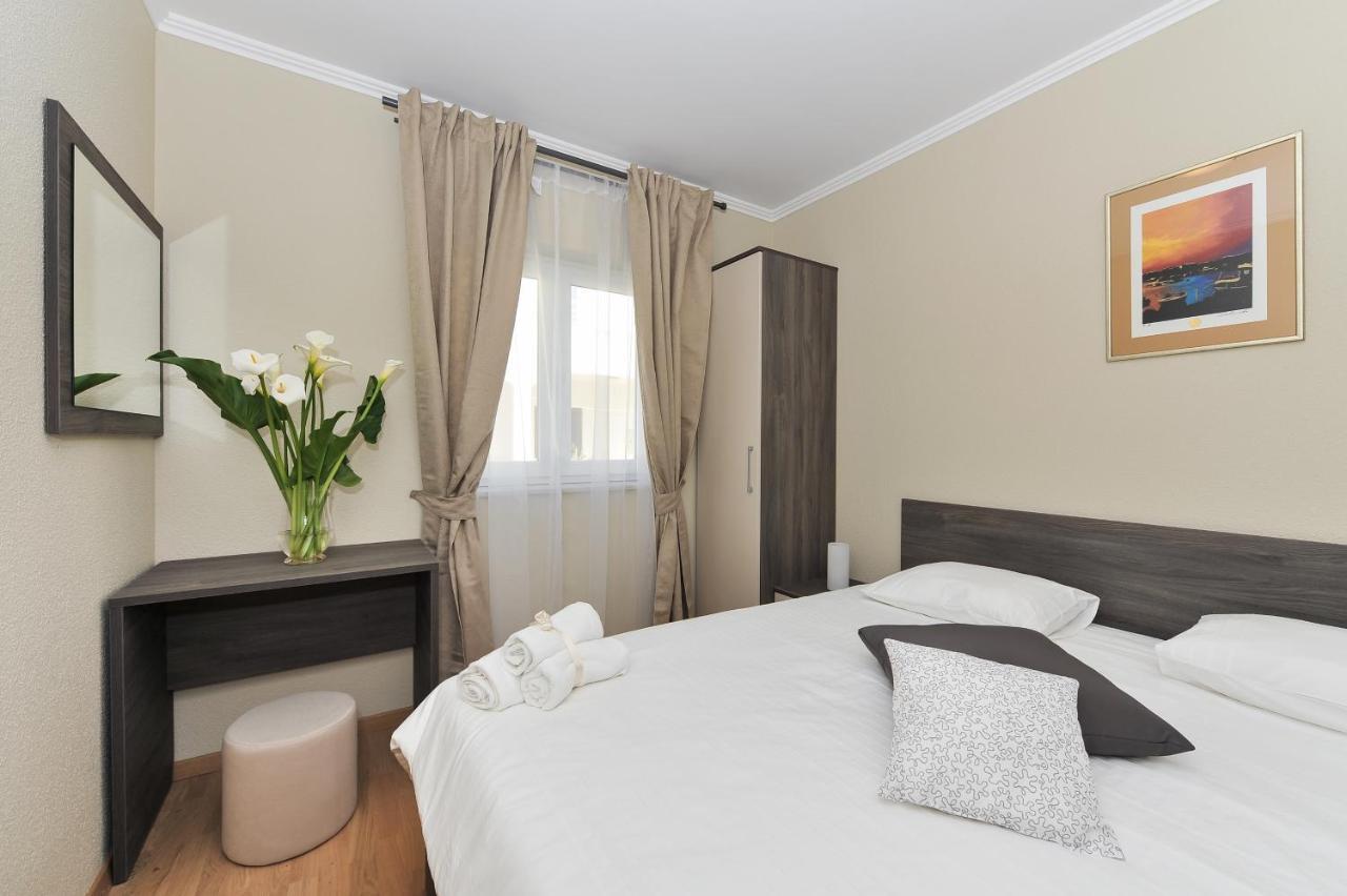 Apartmani Peric 1 Meka Draga Obrovac Ngoại thất bức ảnh