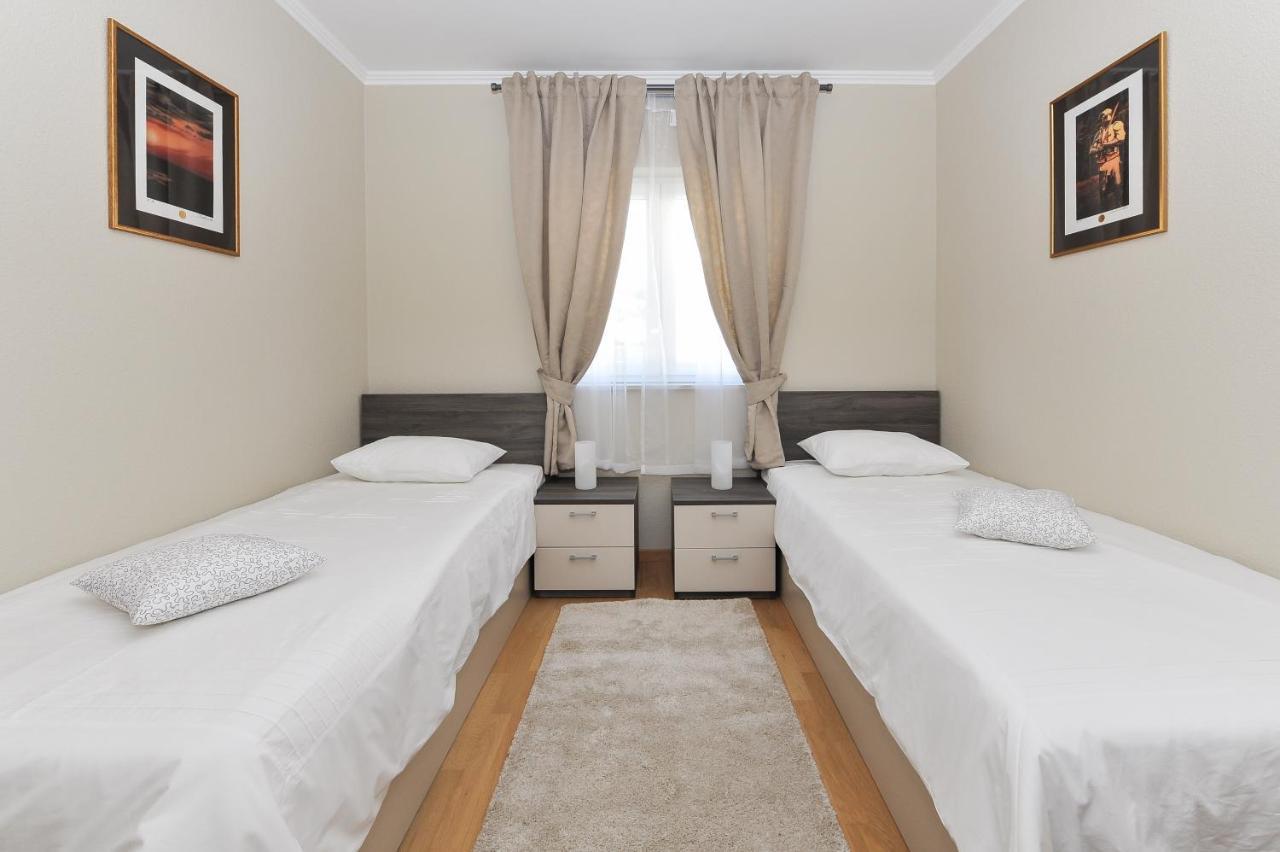 Apartmani Peric 1 Meka Draga Obrovac Ngoại thất bức ảnh