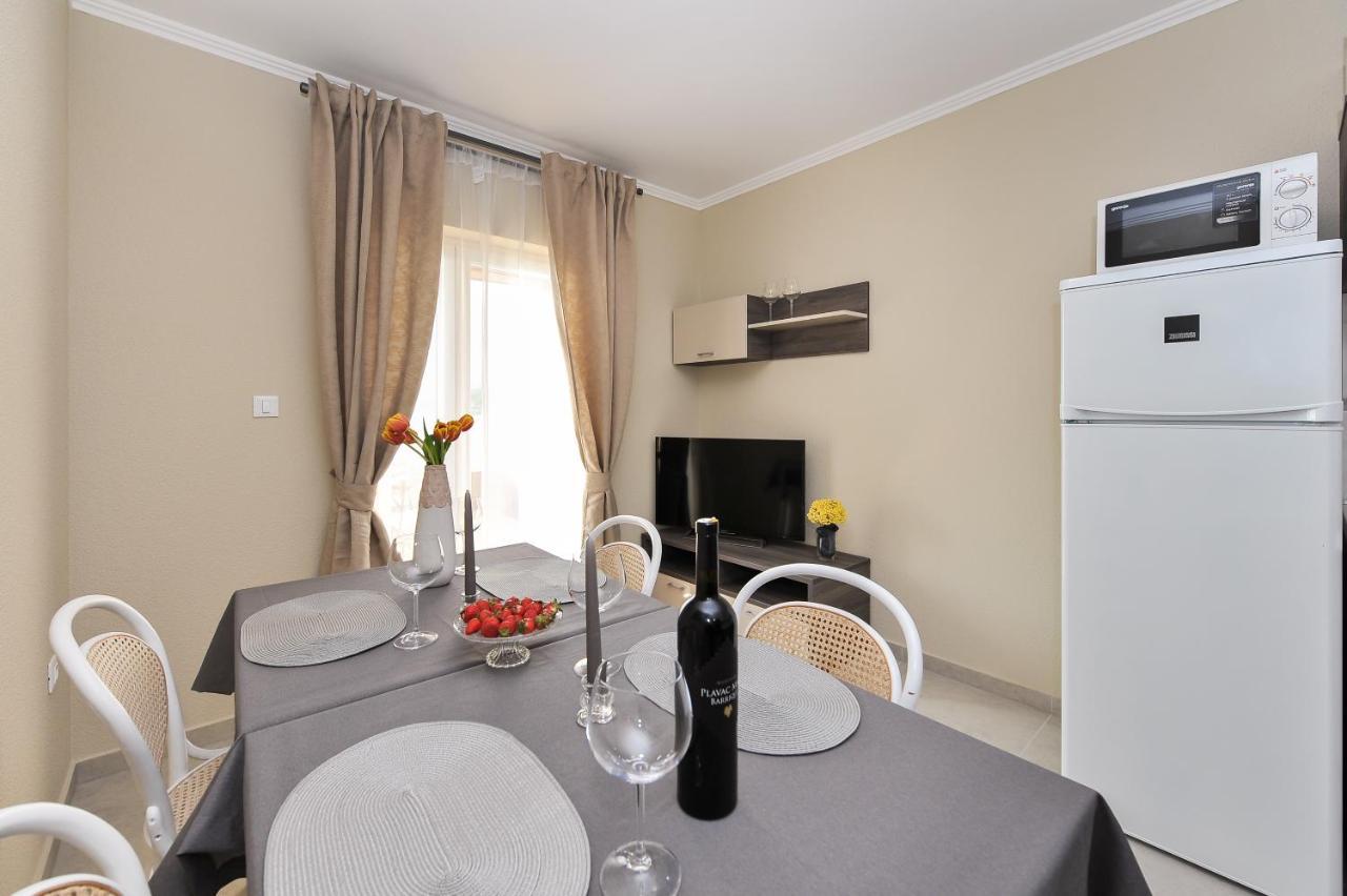 Apartmani Peric 1 Meka Draga Obrovac Ngoại thất bức ảnh