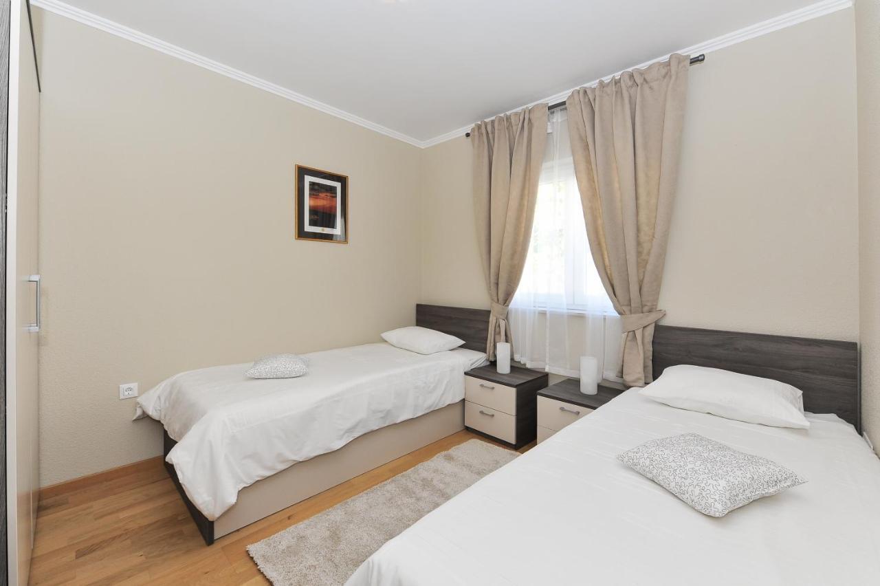 Apartmani Peric 1 Meka Draga Obrovac Ngoại thất bức ảnh