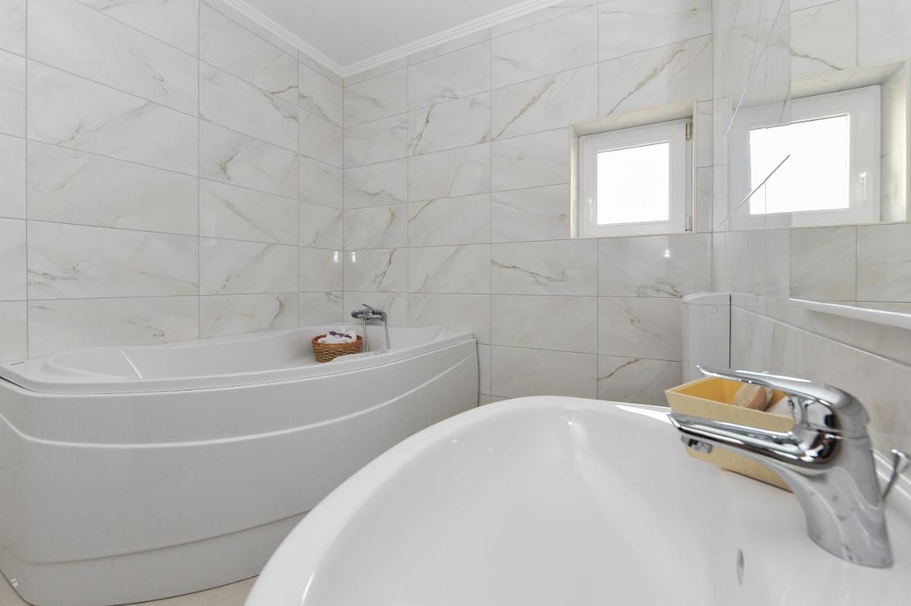 Apartmani Peric 1 Meka Draga Obrovac Ngoại thất bức ảnh